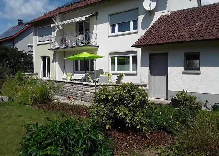 Freundliche Ferienwohnung Mit Grosser Terasse