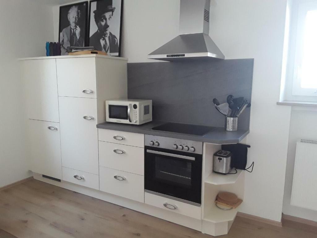 Freundliche Mit Grosser Terasse Apartment *